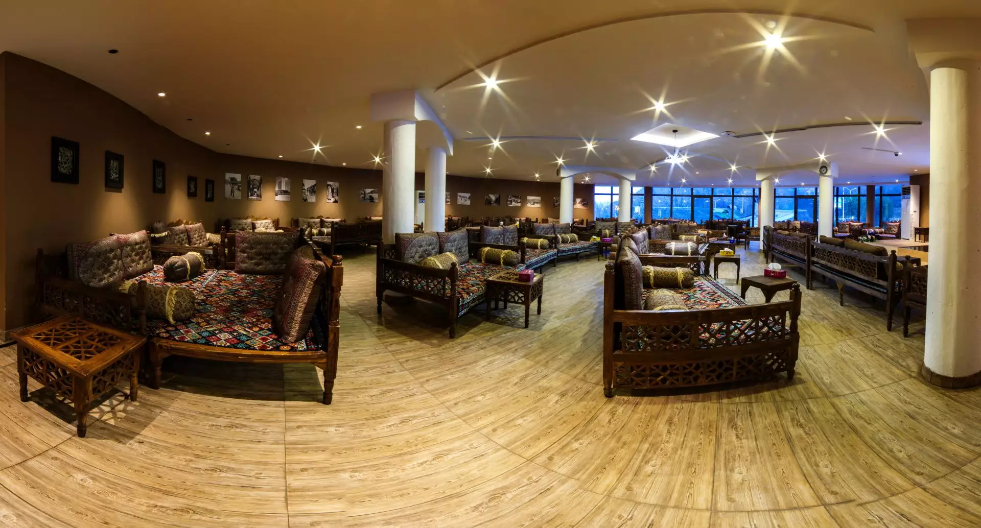 هتل ونوس پلاس چالوس